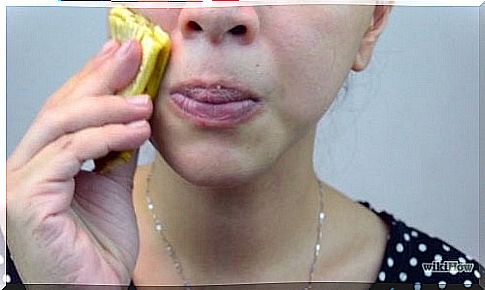 Uses of banana peel for acne