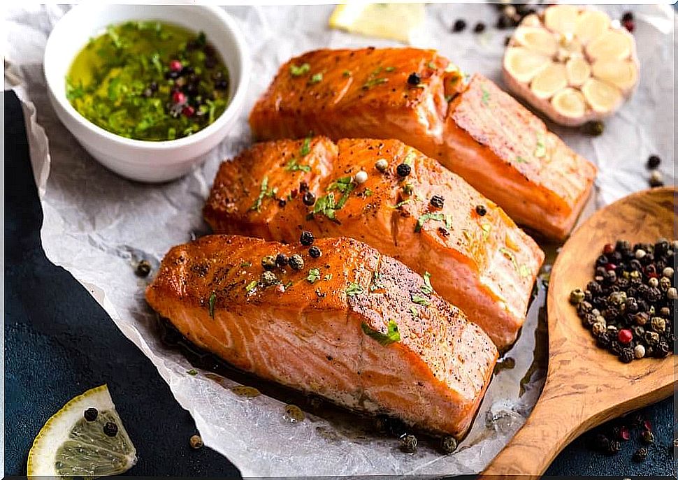 Recipes with fish: grilled salmon