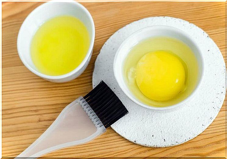 Eggs, orange and banana are good home remedies for split ends