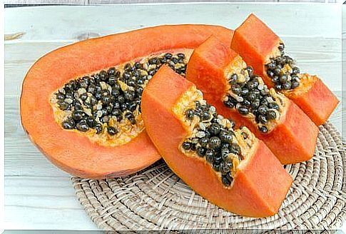 Papaya is a good home remedy for split ends