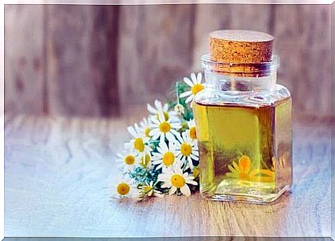 Arthritis pain relief oils: chamomile oil 