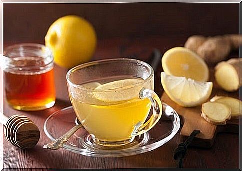 Ginger and lemon tea for nasal congestion