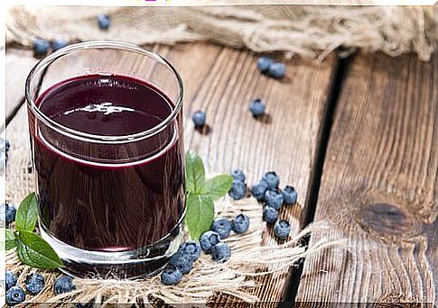 Blueberry juice against inflamed gums