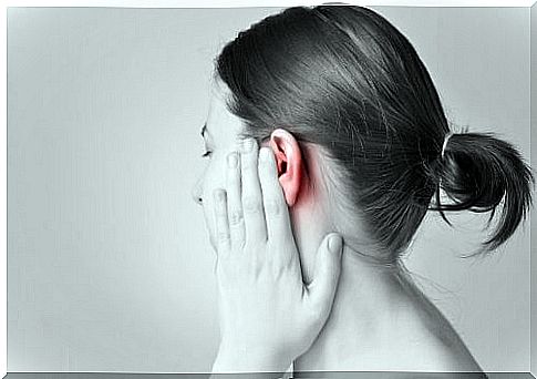 8 home remedies to remove water from your ears