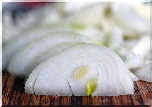 Onion for toothache