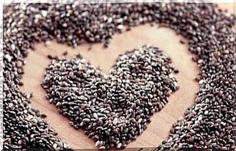 Chia seeds contain fiber and help you lose weight