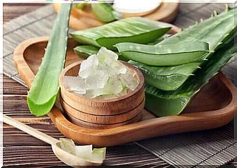 Aloe vera gel helps with cold sores