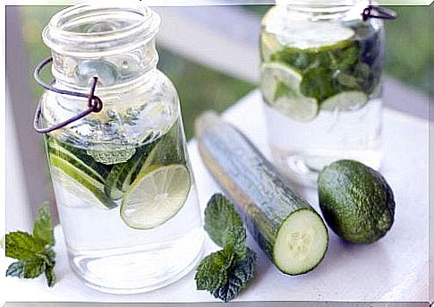 Cucumber water: delicious, healthy and refreshing