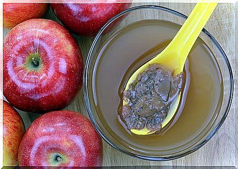 Combat the symptoms of athlete's foot with apple cider vinegar.