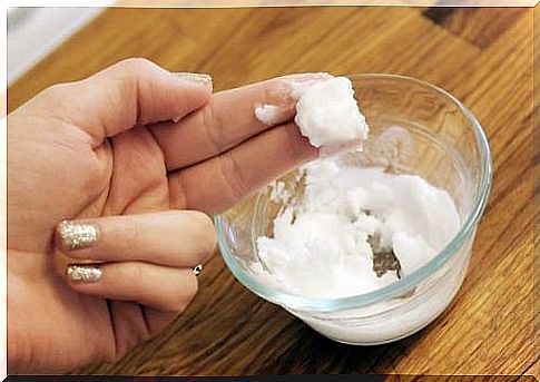 Combat the symptoms of athlete's foot with baking soda.