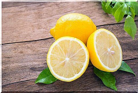 Combat the symptoms of athlete's foot with lemon juice.