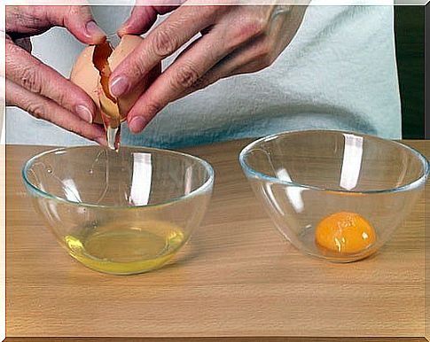 Eggs face mask