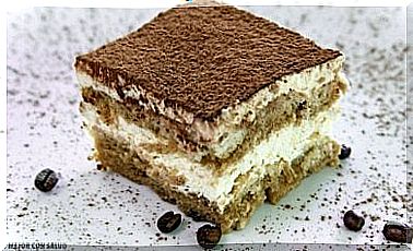 Delicious tiramisu: preparation