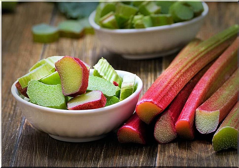 How to naturally support thyroid health with rhubarb