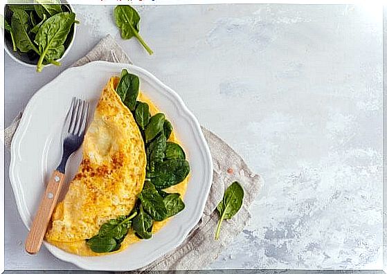 Omelette with spinach, chia and spirulina