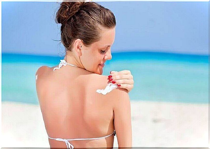 Skin cancer signs and behavior on the beach