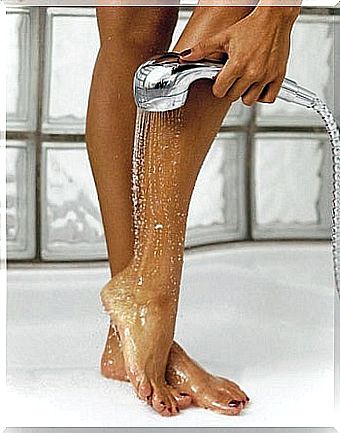 cold-shower-against-spider-veins