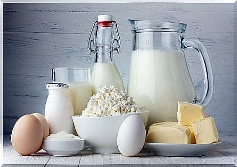 Lower uric acid levels: Dairy products are allowed